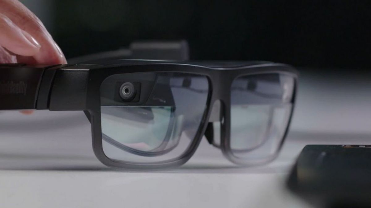 ThinkReality A3 Smart Glasses Review: Business Office, Helping Efficient Collaboration