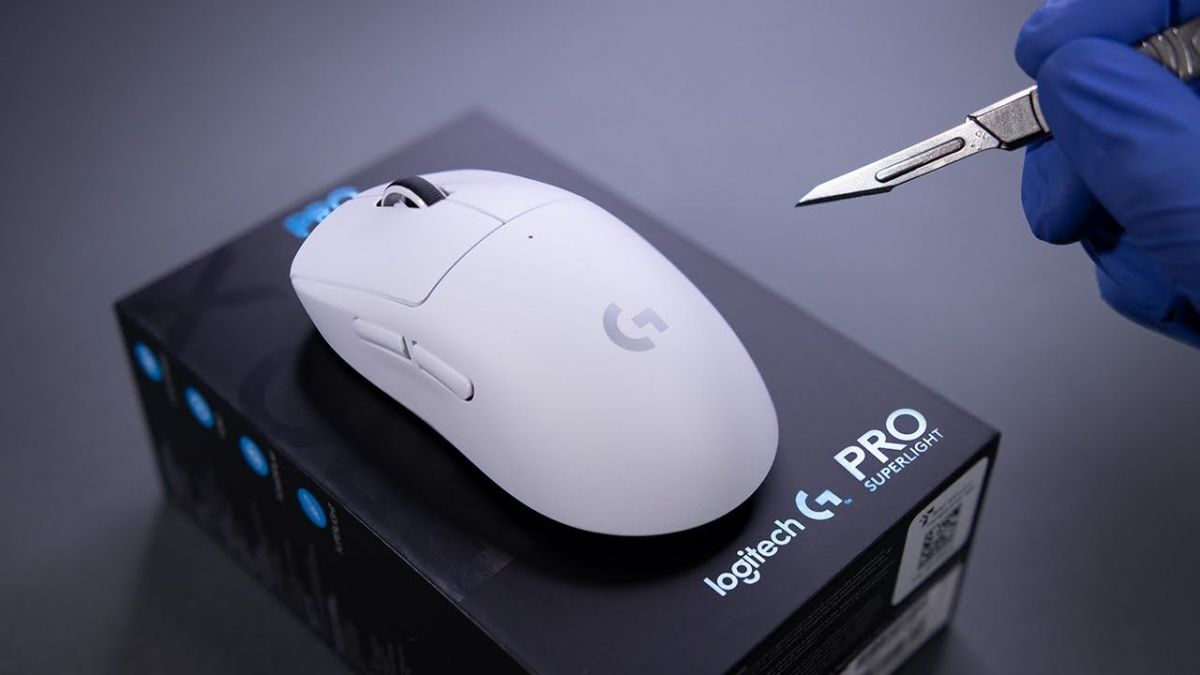Logitech Unveils the G Pro X Superlight Wireless Gaming Mouse: Light as a Feather, Fast as a Fiddle