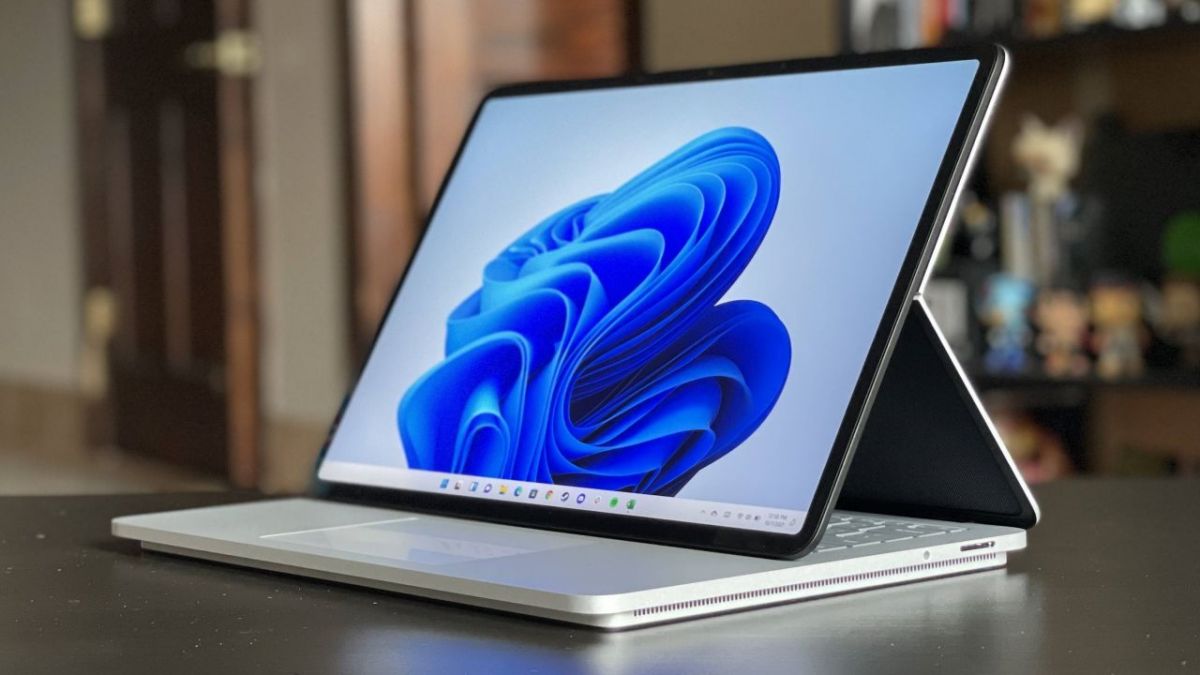 Microsoft Surface Laptop Studio: foldable laptop to unleash your creativity